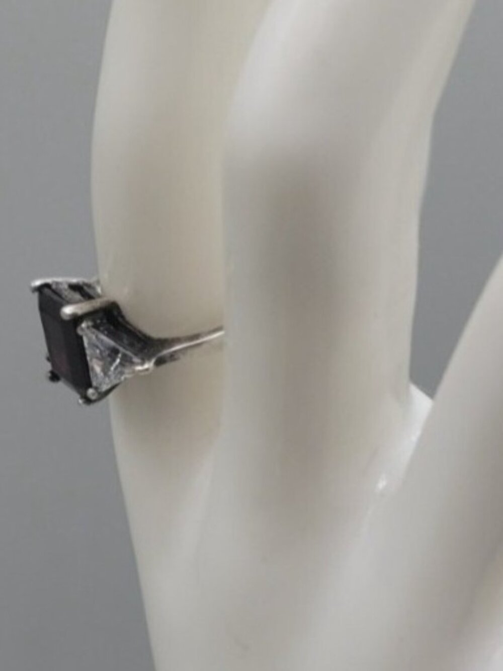 JC Sipes Sterling Silver Pyrope Garnet Ring Trillion Cut Cubic Zirconia SZ 9 - Picture 7 of 15